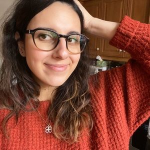 Meet your Posher, Yana